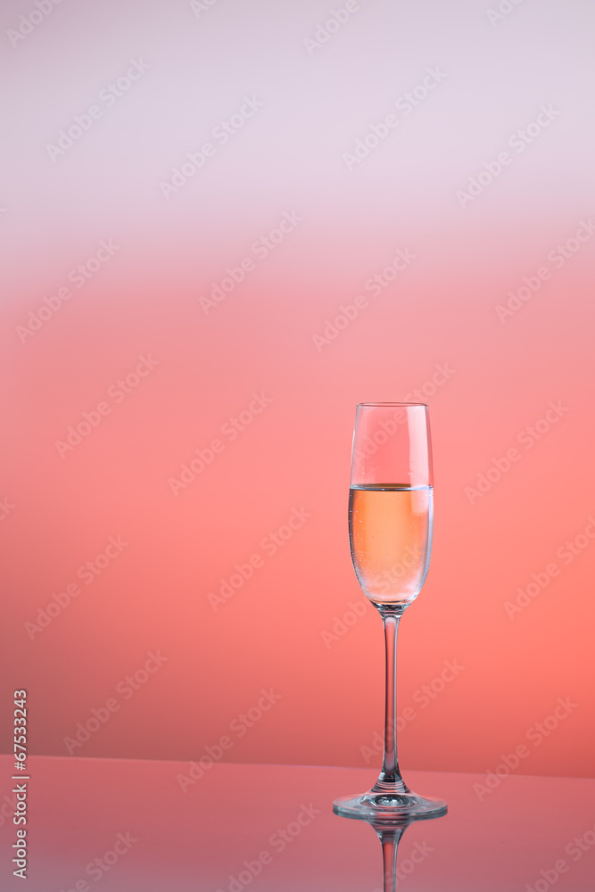Glass mit alkohol 