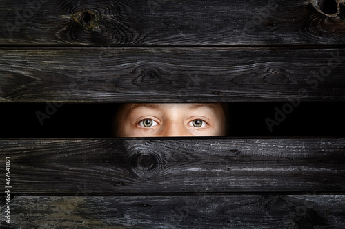 Foto Hiding Child
