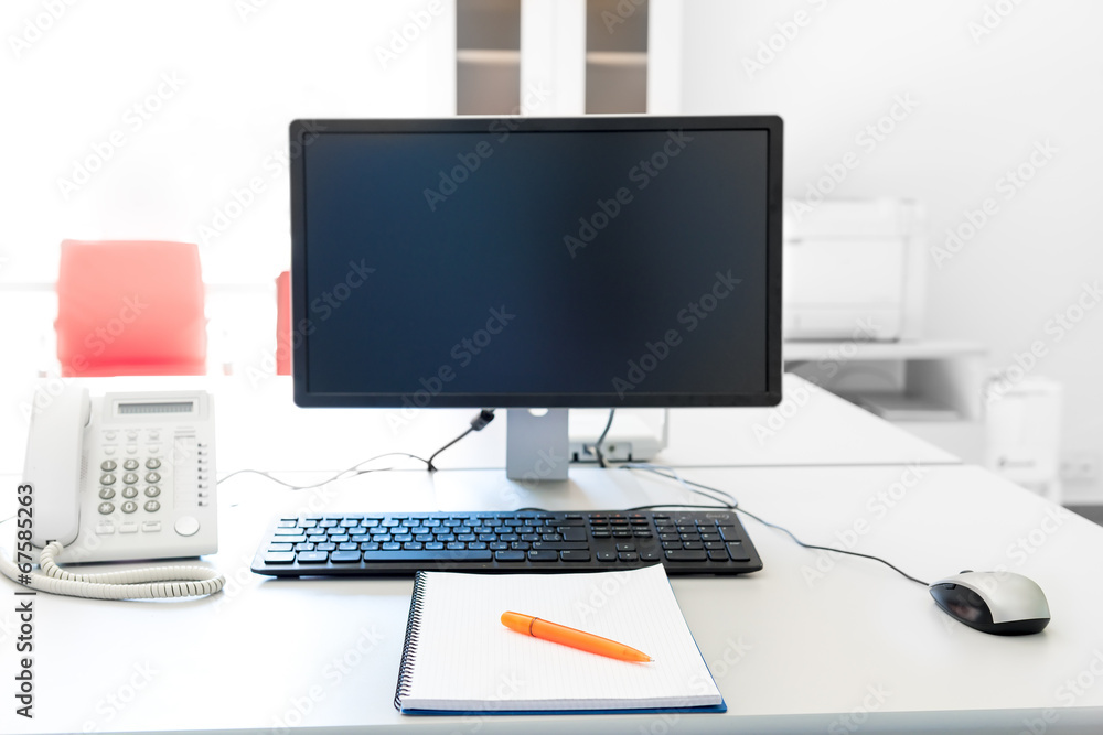 clean desktop manager with a computer clean desktop manager with a computer