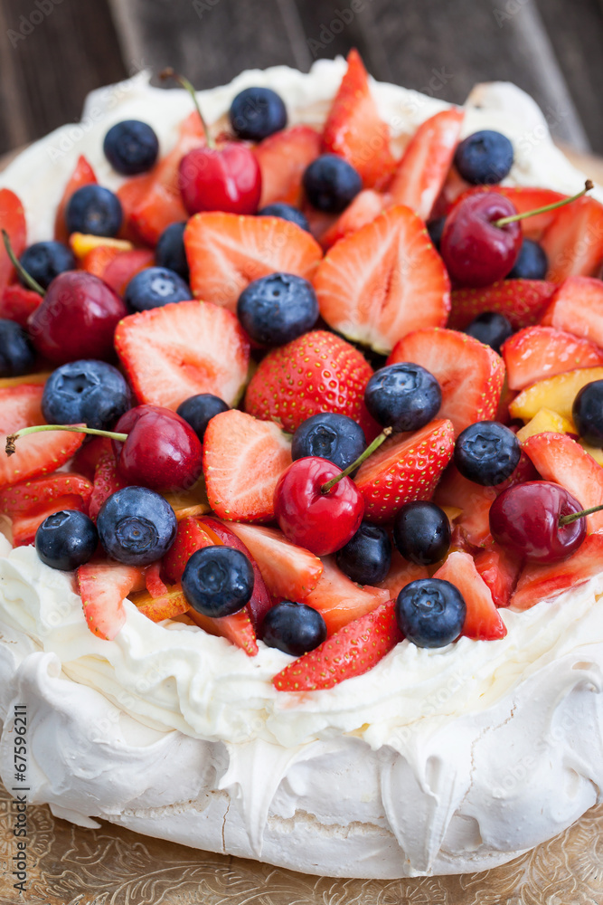 Pavlova cake with fresh berries