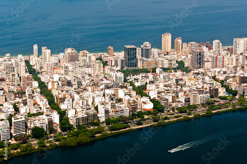 Ipanema District in Rio de Janeiro between Ocean and Lake © Donatas Dabravolskas