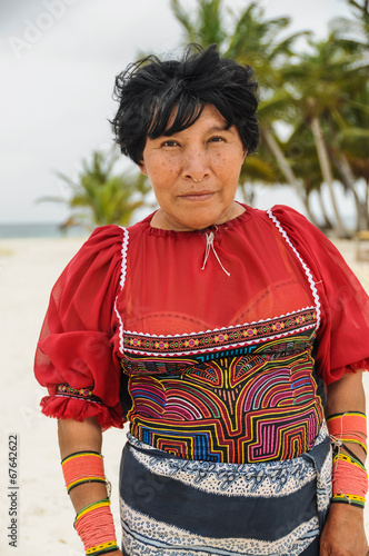 SAN BLAS, PANAMA - MARCH 28, 2012: Native indian colorful portra