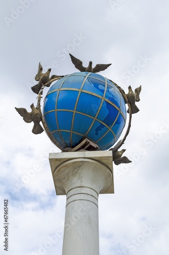 Globus (Globe) monument in Kiev photo