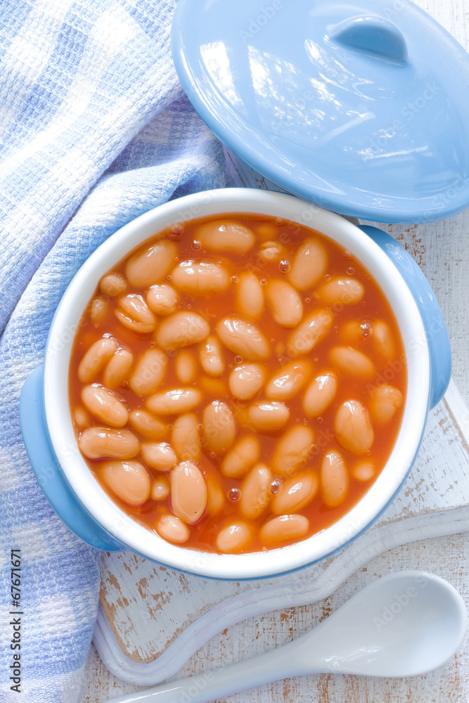 White beans with tomato sauce White beans with tomato sauce