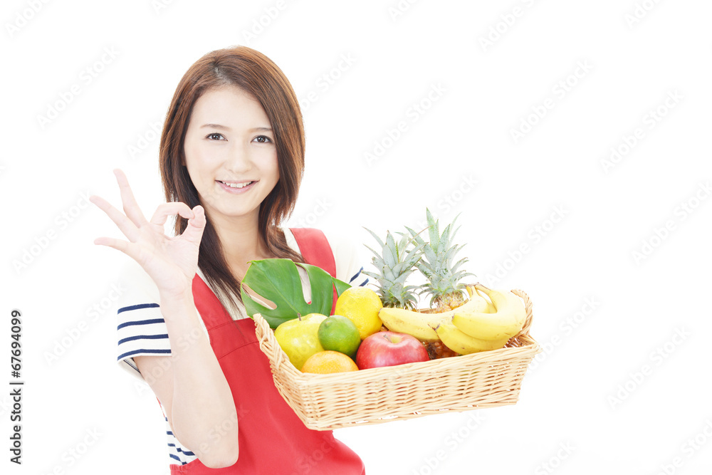 野菜を持つ笑顔の女性 野菜を持つ笑顔の女性