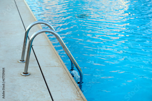 Hotel swimming pool © Africa Studio