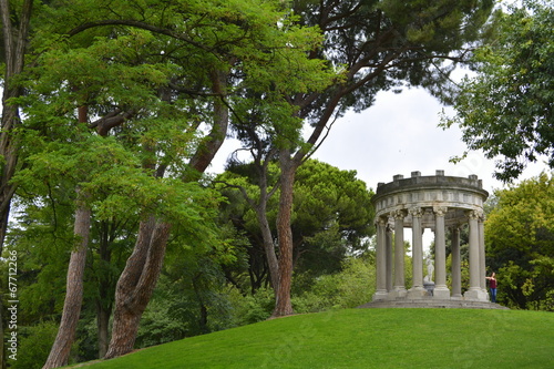 Foto Templete de Baco en el jardín de El Capricho. Madrid
