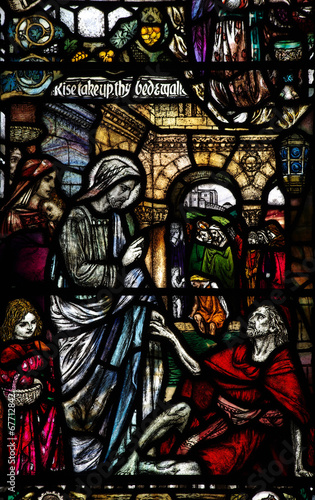 Photos Wonder of Jesus in stained glass: helping a cripple