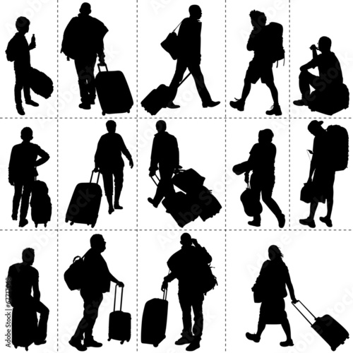 Silhouettes : personnes dans une gare, voyageurs