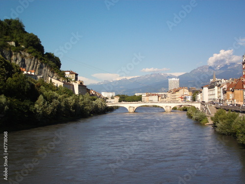 Rzeka L'Isere Grenoble, Francja