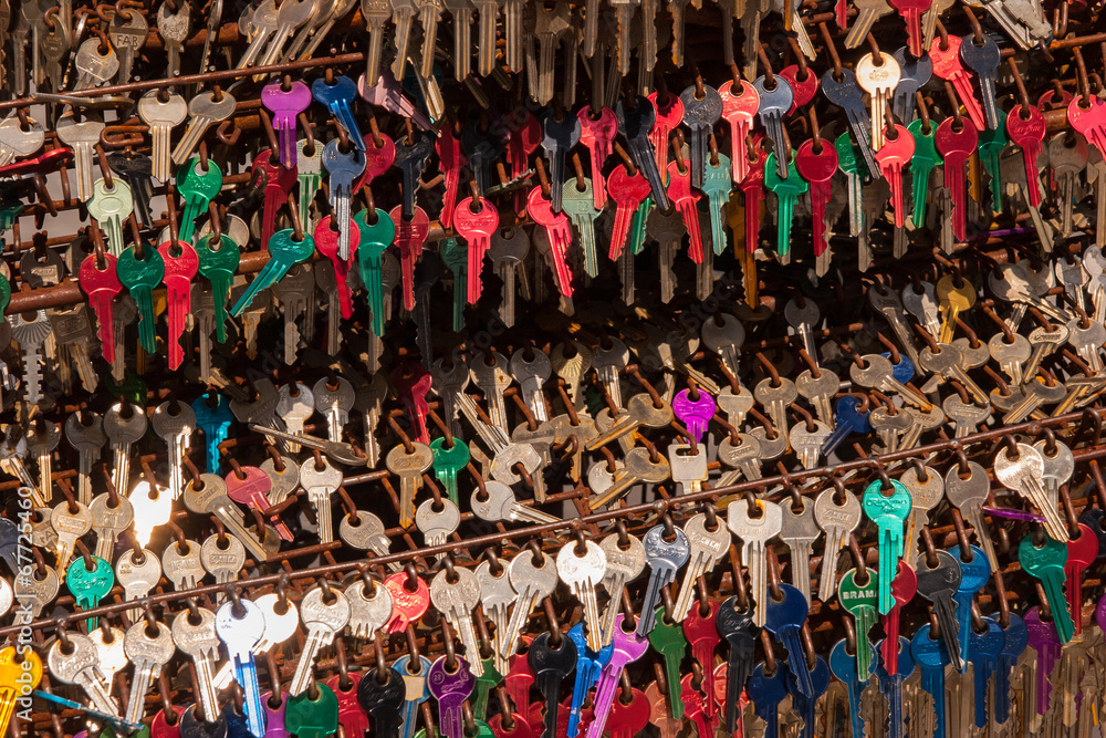 Fototapeta premium Color metal keys