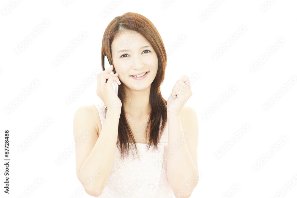 スマートフォンを持つ女性