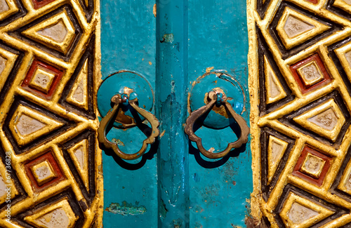 Portes à décoration orientale