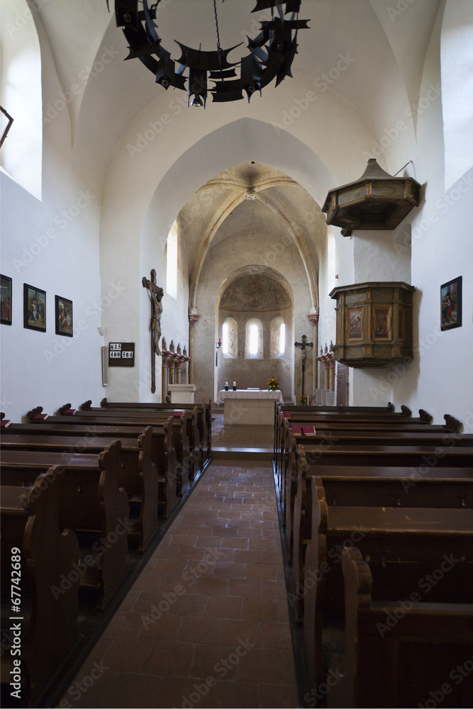 Romanischer Kirchenraum