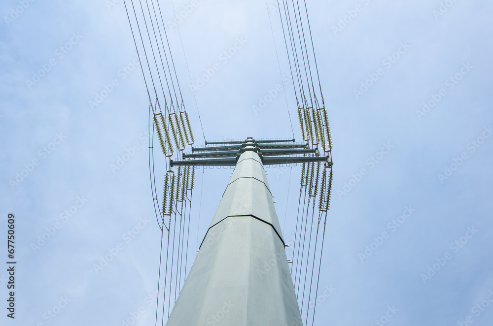 Obraz premium High-voltage transmission tower