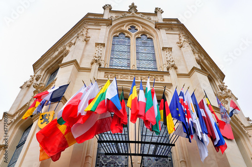 Drapeaux sur le beffroi de Douai photo