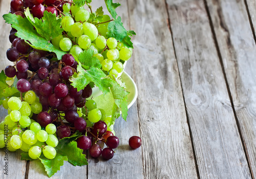 Green and red grape background