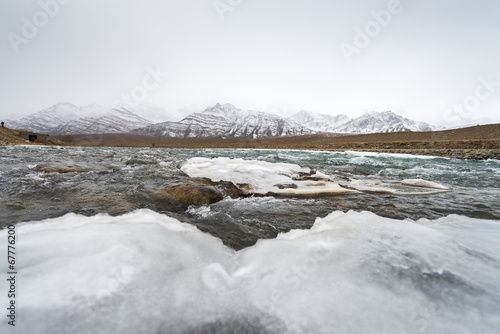 Fototapeta Naklejka Na Ścianę i Meble -  landscape of frozen lake mountain
