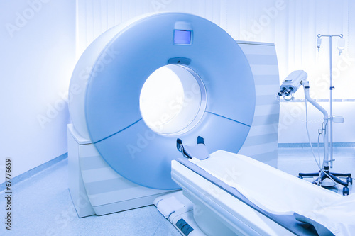Obraz na płótnie MRi scanner in hospital laboratory w salonie