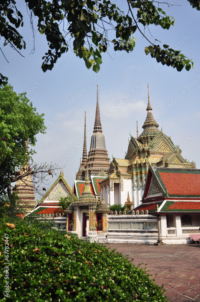 Fototapeta premium Buddhist temple in Bangkok, Thailand