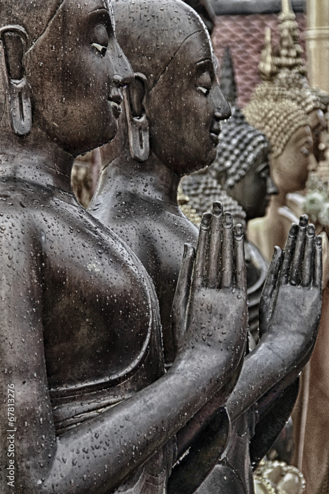 Fototapeta premium Buddha statue shows calm and worship