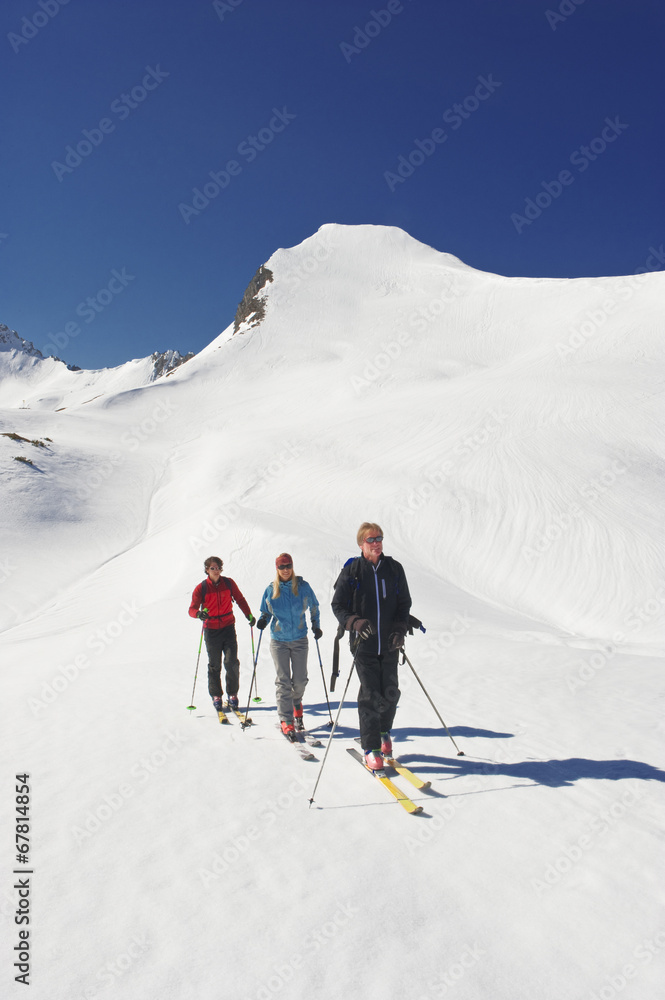  Zauchensee, drei Personen Langlauf in Bergen