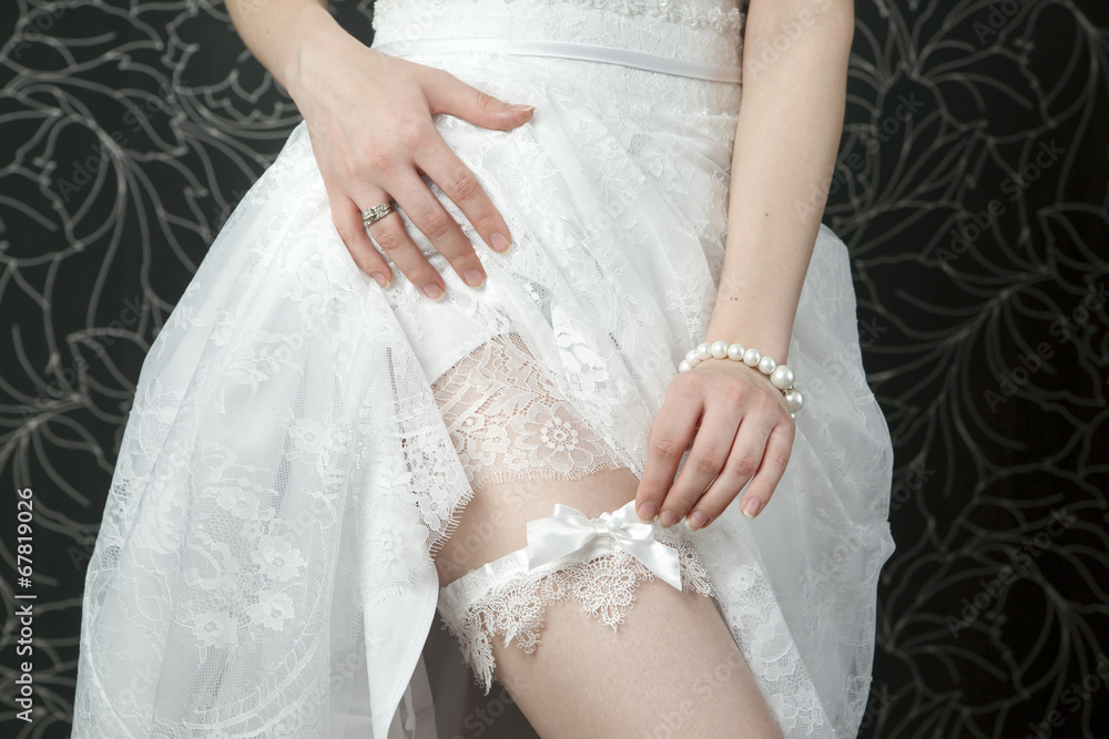 White lace stockings bride White lace stockings bride