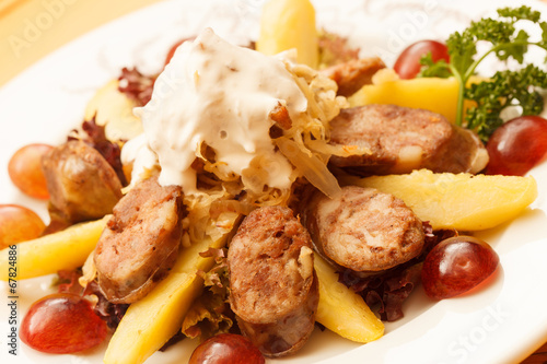 liver sausage with fruits