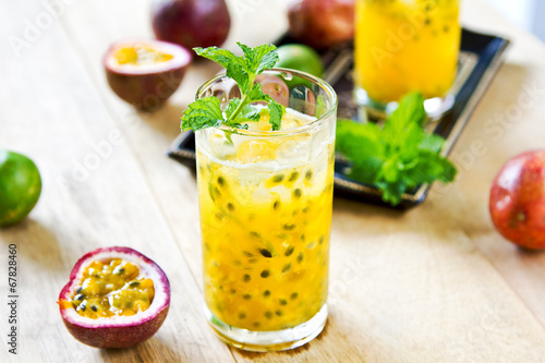 Passion fruit with Lychee Mojito
