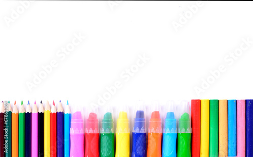 differents crayons de couleurs