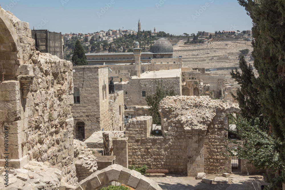 Walk through the ancient streets of Jerusalem.