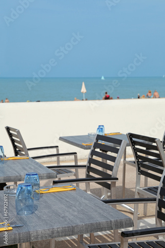 terrasse de restaurant en bord de mer