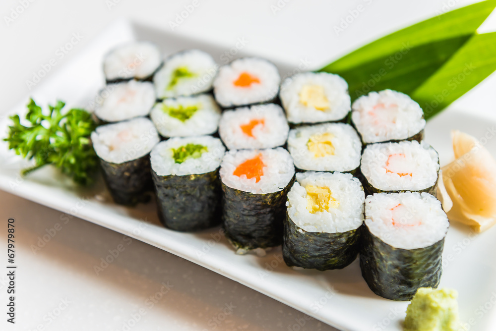 Sushi roll Sushi roll