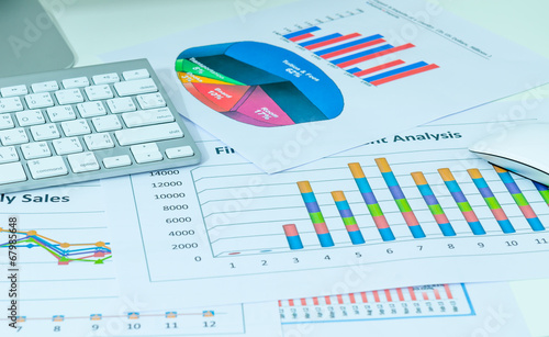 Plakat business charts with keyboad