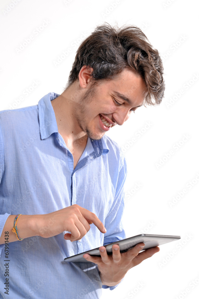 Joven ejecutivo usando un tablet digital.tecnología. Joven ejecutivo usando un tablet digital.tecnología.