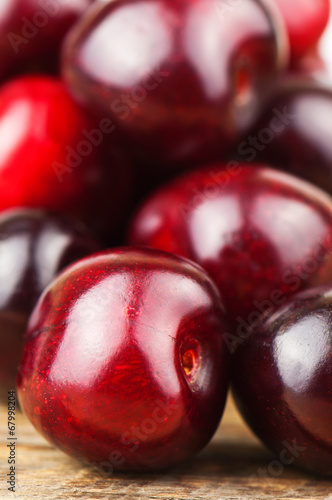 ripe cherries (merries)