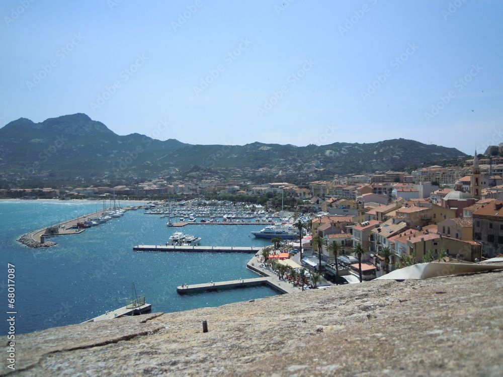 Port de Calvi vu depuis la citadelle
