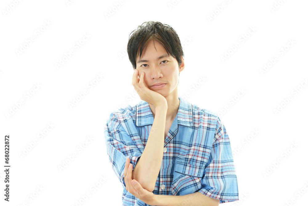 疲れた表情の男性 疲れた表情の男性