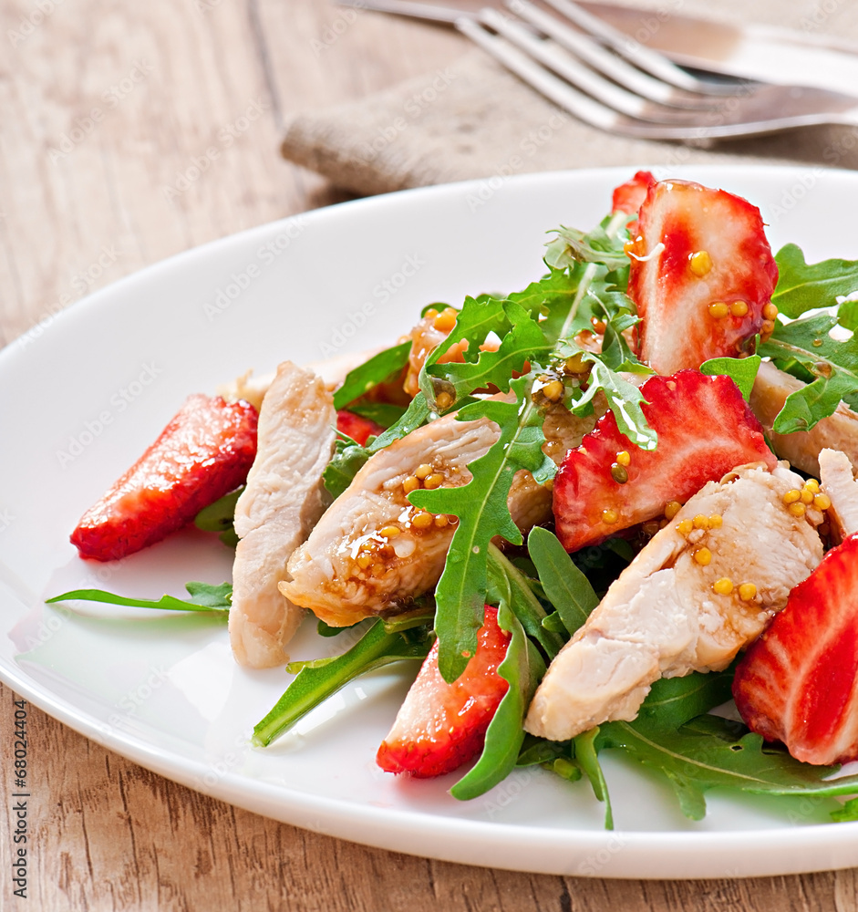 Chicken salad with arugula and strawberries Chicken salad with arugula and strawberries