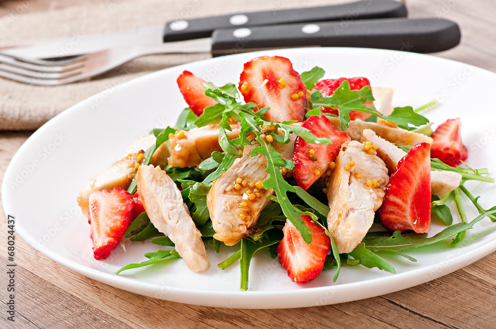 Chicken salad with arugula and strawberries Chicken salad with arugula and strawberries