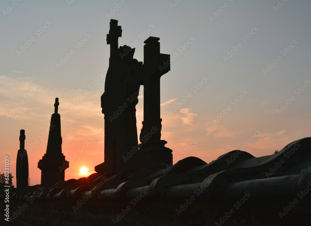 Coucher de soleil sur le cimetière