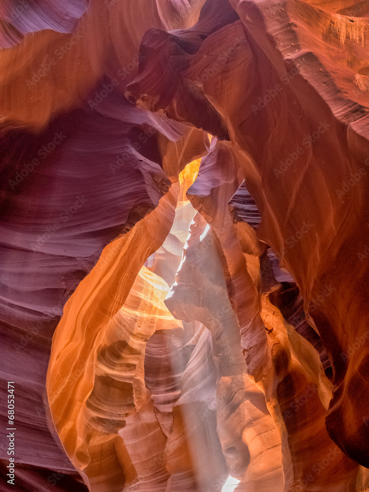Noon in a red-orange Antelope Canyon.
