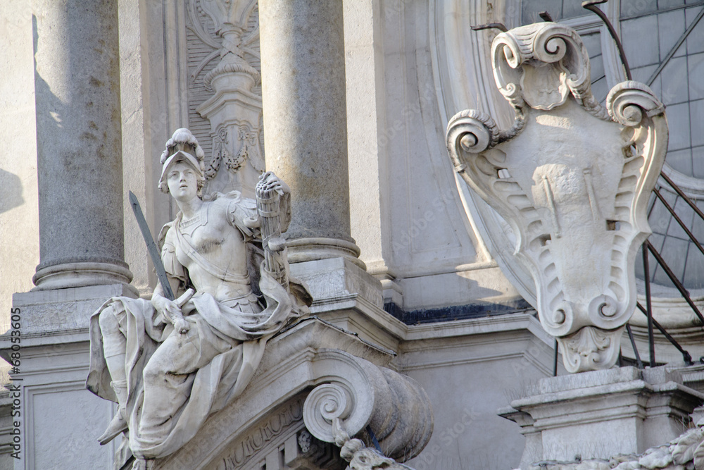 Obraz premium Statues in Torino