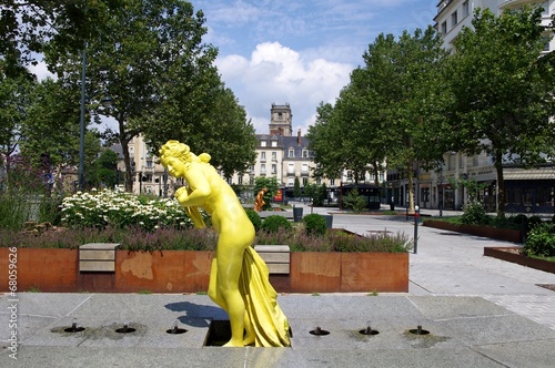 Fotografie La baigneuse jaune