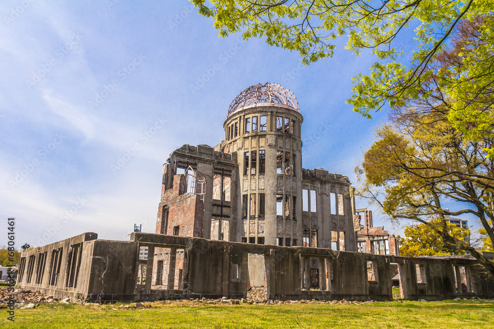 Fototapeta premium Ruiny bomby atomowej w Hiroszimie w Japonii