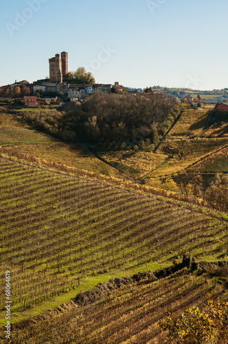 Castello di Serralunga in autunno  Langhe