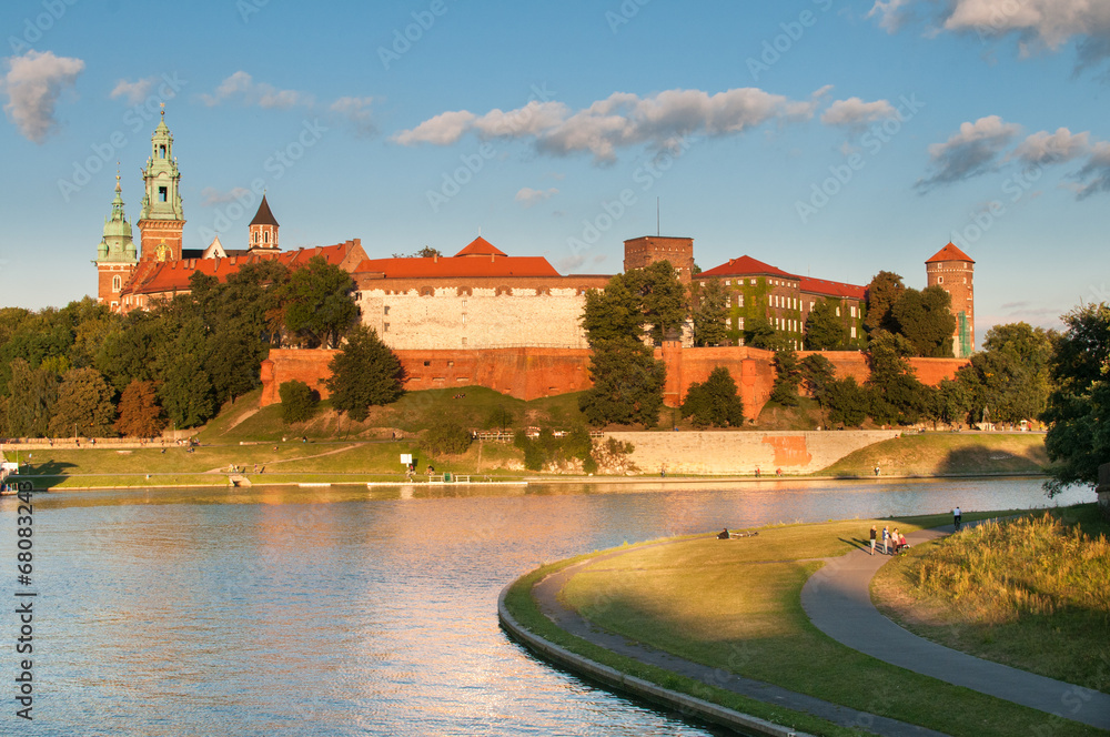 Obraz premium Vistula River before Wawel Royal Castle in Krakow