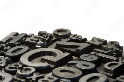 zufällige Anordnung der Buchbleilettern