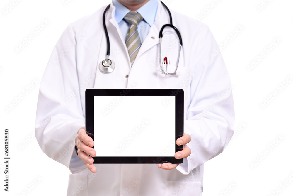 Nahaufnahme eines leeren Displays gehalten von einem Arzt