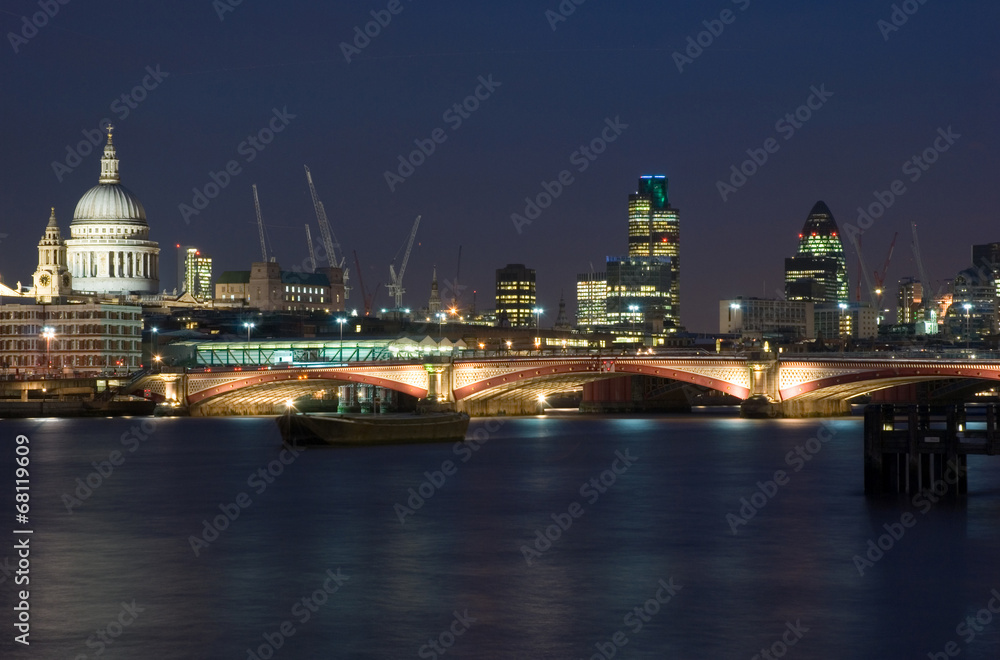 City of London at night - obrazy, fototapety, plakaty 